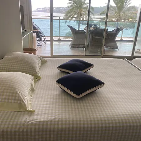 Terrasse En Front De Apartman Antibes