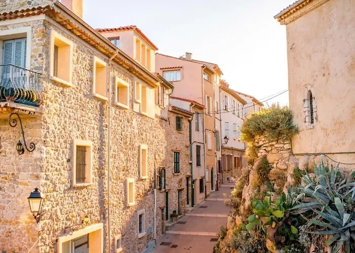 Terrasse En Front De Antibes