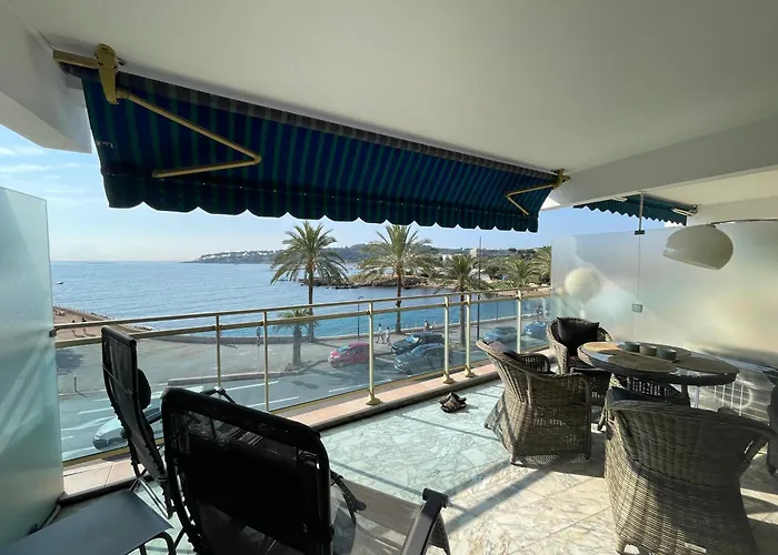 Terrasse En Front De Antibes