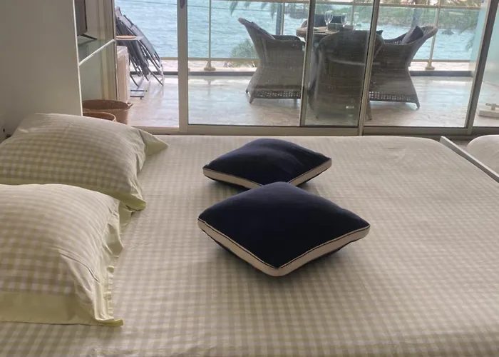 Terrasse En Front De Apartman Antibes